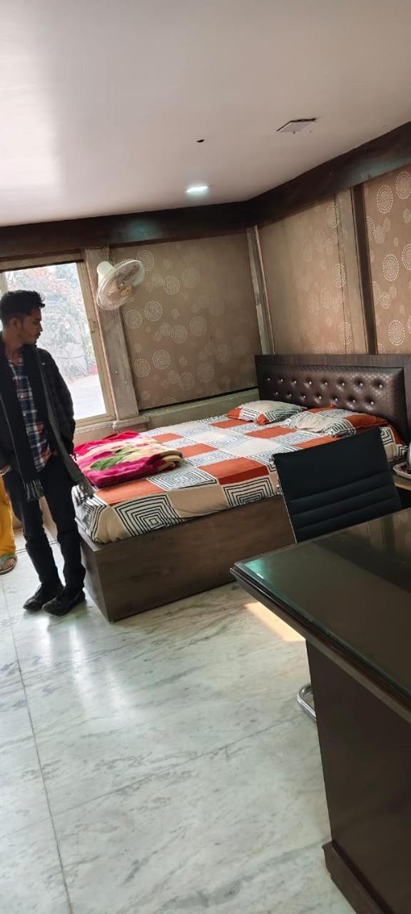 Hotel Triveni Darshan Аллахабад Экстерьер фото